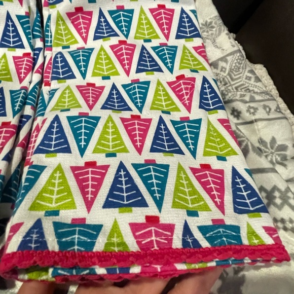 2~maker's HOLIDAY hand towel Colorful Christmas Tree 16” x 28”(40.6cm x 71.1cm) - Picture 3 of 11